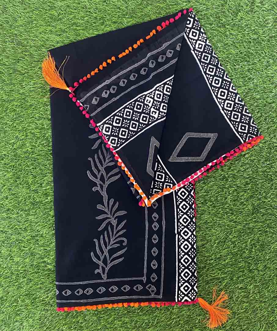 Black and White Color Pure Cotton Sarees DS613-03